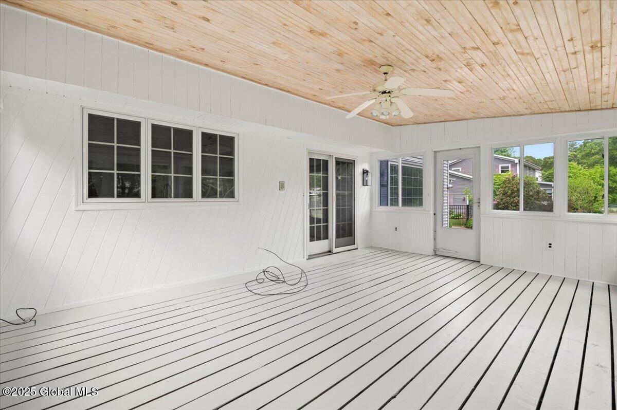 18 Underwood Drive, Saratoga Springs, New York image 15