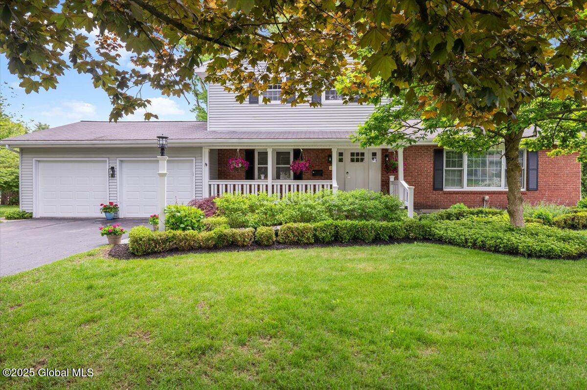 18 Underwood Drive, Saratoga Springs, New York image 1