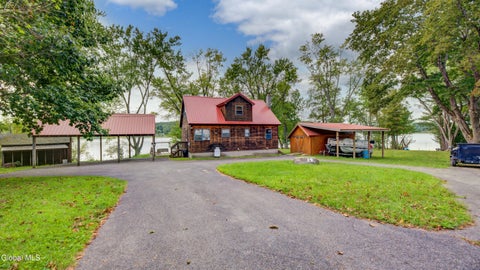 Photo of 19 Curtain Avenue, Mayfield, NY 12117 (MLS # 202625153)