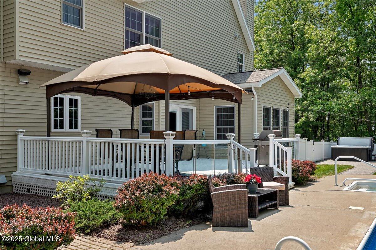 1901 Heritage Road, Niskayuna, New York image 48
