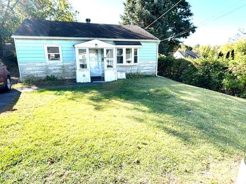 Photo of 222 E Madison Avenue, Rensselaer, NY 12144 (MLS # 202528080) Photo of 222 E Madison Avenue, Rensselaer, NY 12144 (MLS # 202528080)