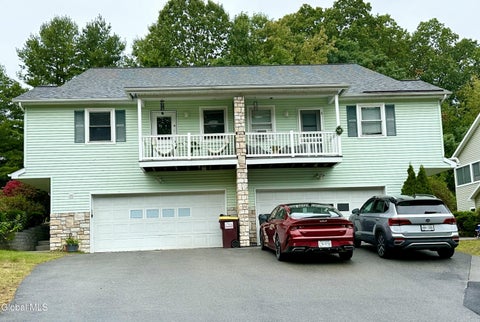 Photo of 107-109 East Avenue, Saratoga Springs, NY 12866 (MLS # 202627157)