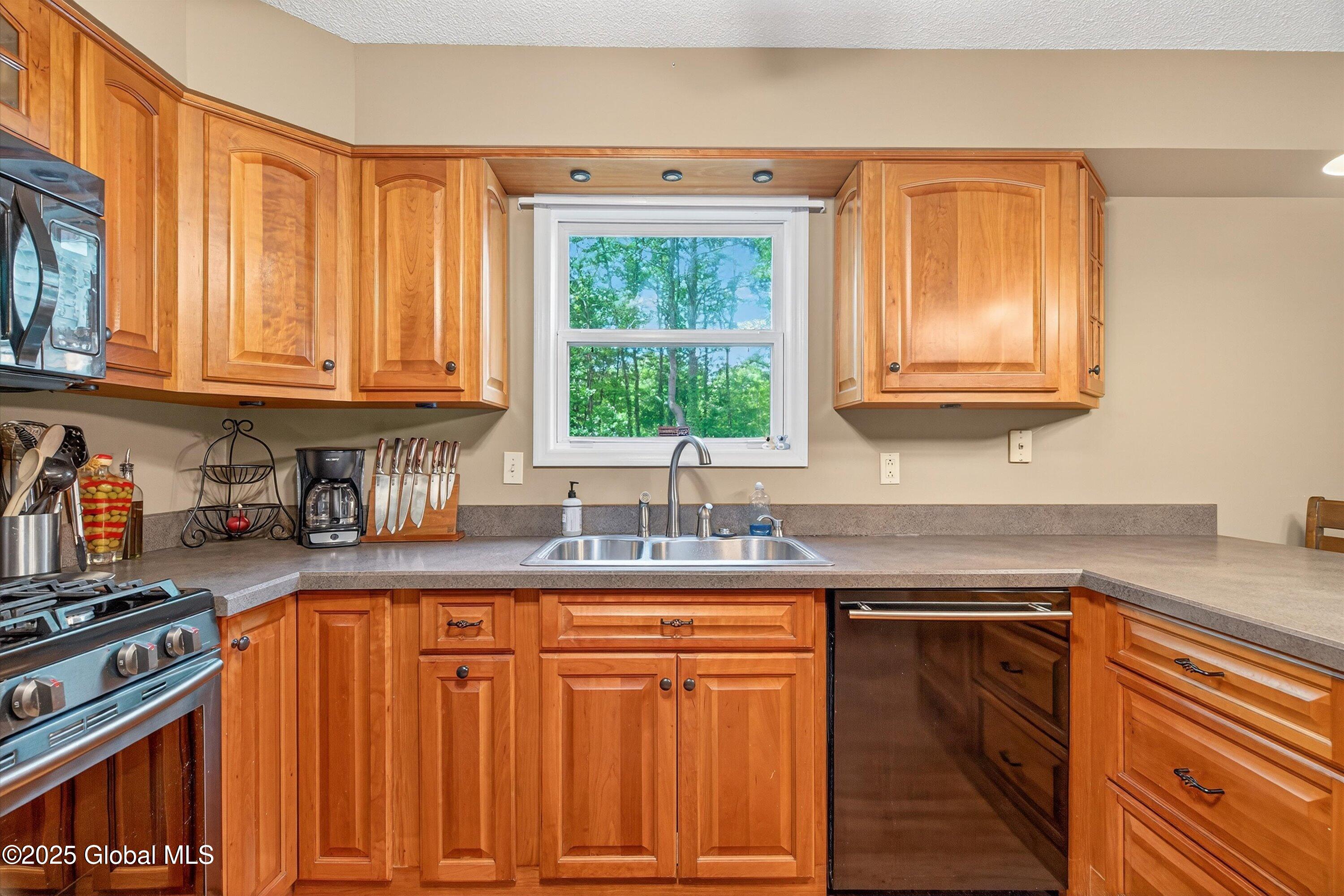 29 Carriage Way, Ballston Spa, New York image 12