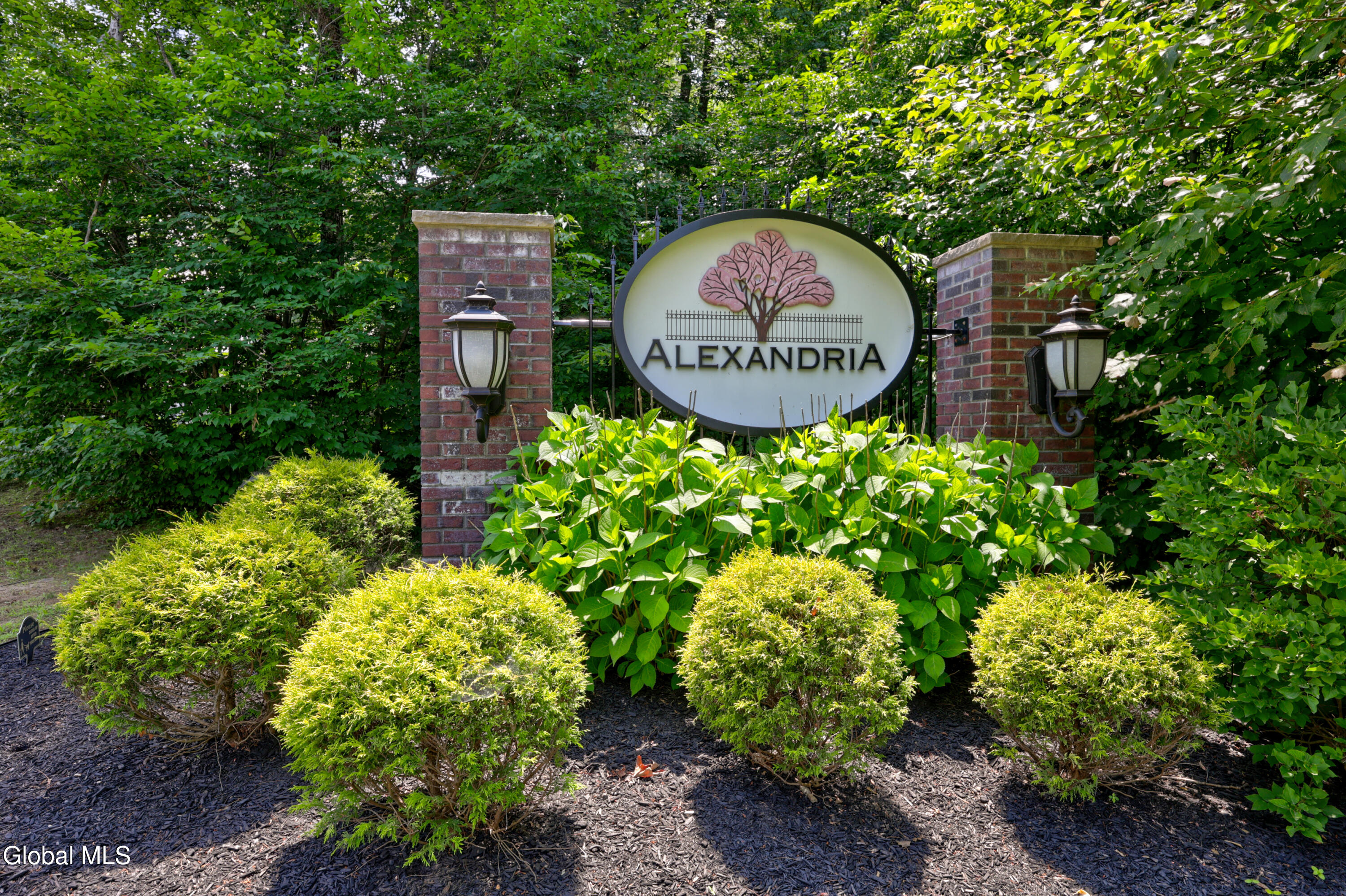 30 Greenbrier Way