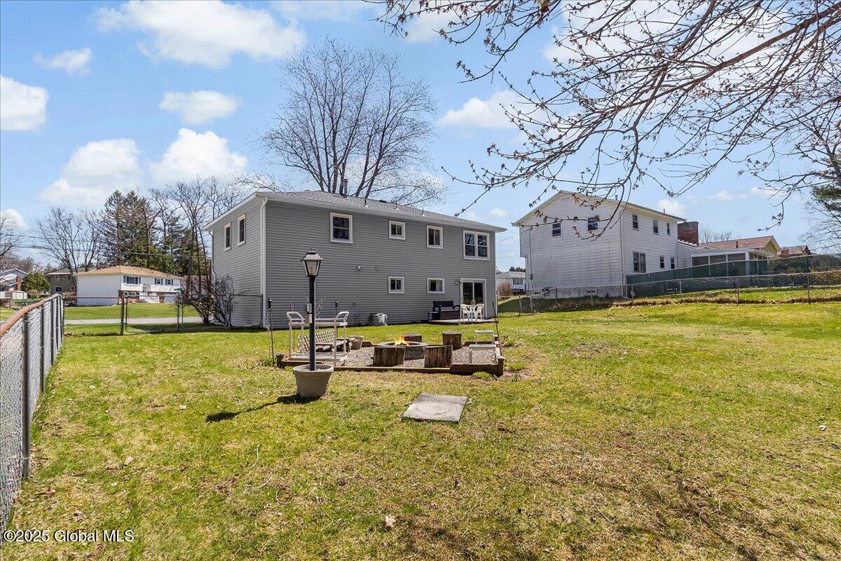 67 Fairlawn Drive, Latham, New York image 24