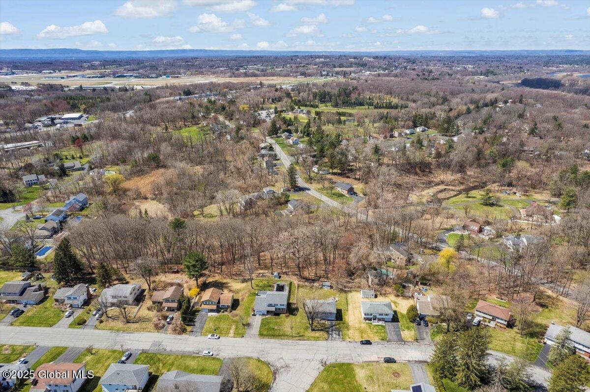 67 Fairlawn Drive, Latham, New York image 23