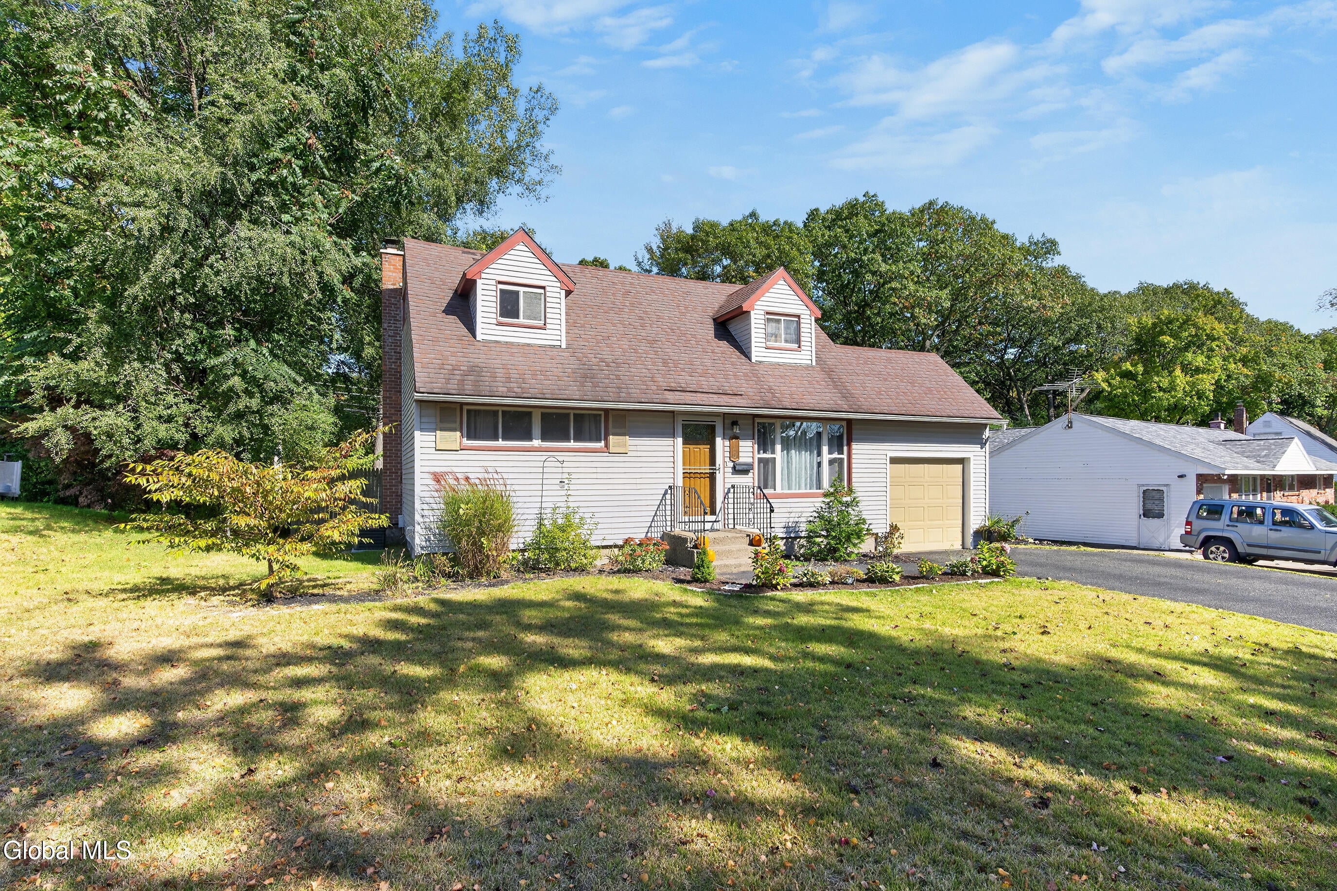 15 Bridle Path
