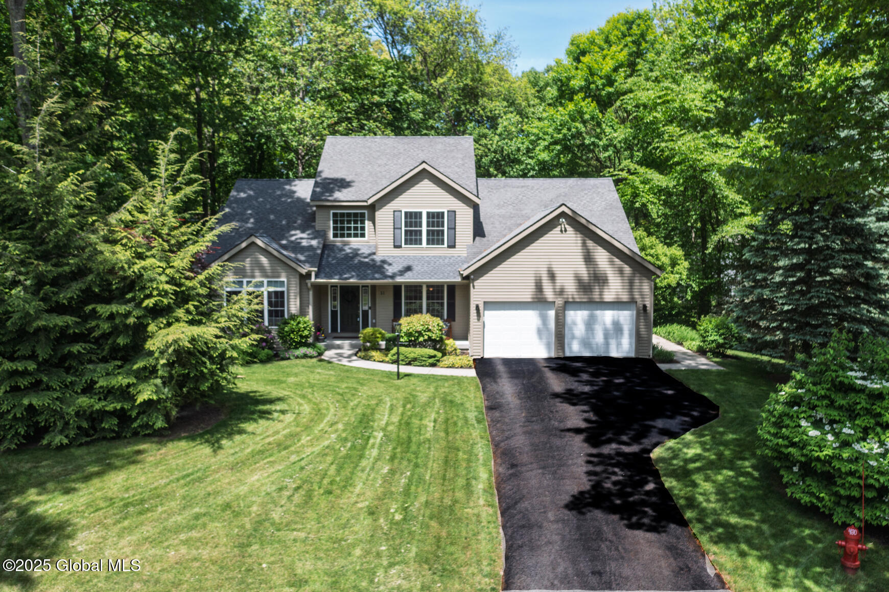 11 Newport Drive, Clifton Park, New York image 2