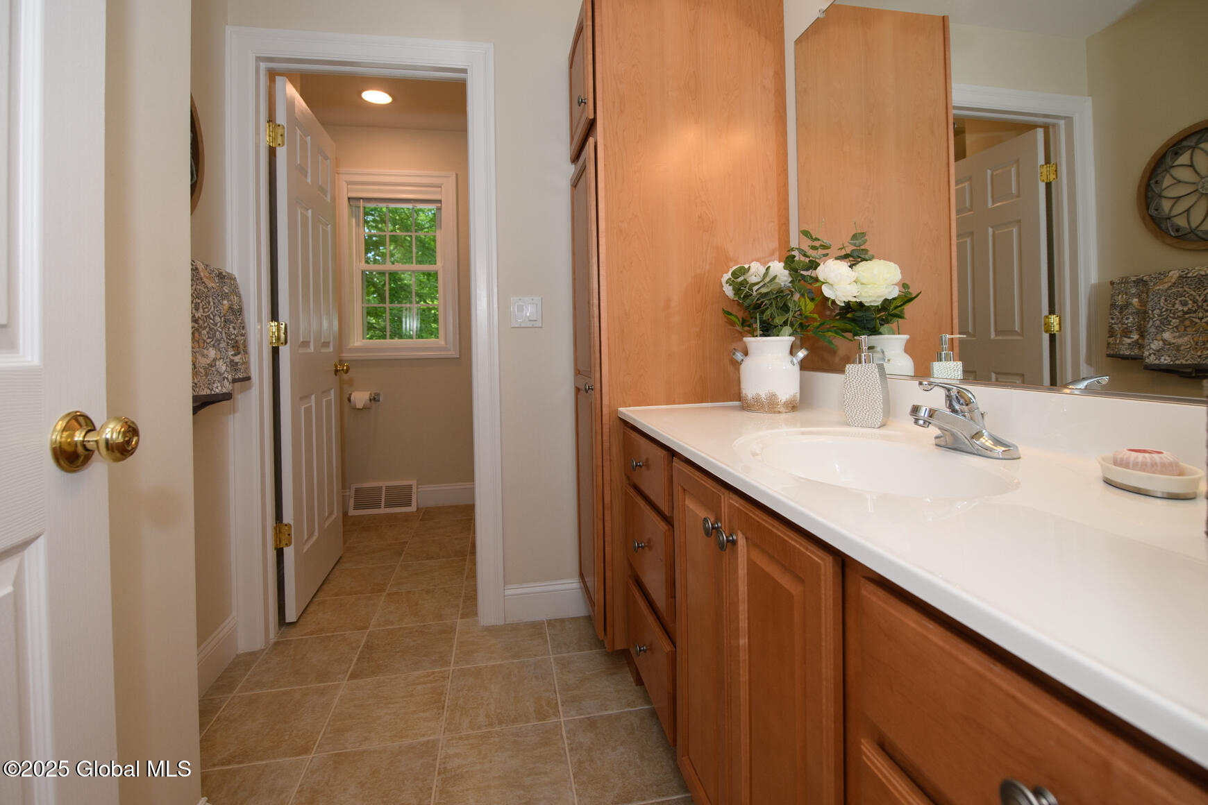 11 Newport Drive, Clifton Park, New York image 32