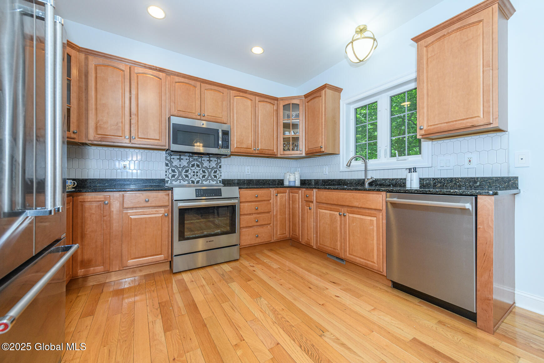 11 Newport Drive, Clifton Park, New York image 16