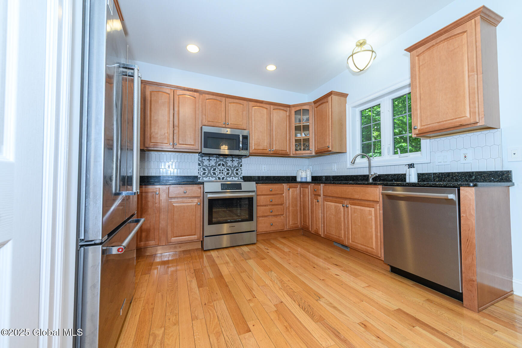 11 Newport Drive, Clifton Park, New York image 14