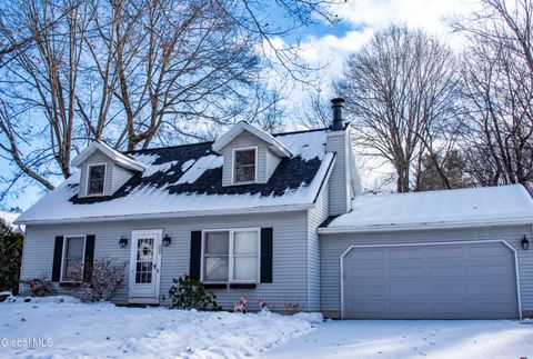 Photo of 15 Longwood Drive, Clifton Park, NY 12065 (MLS # 202527576)