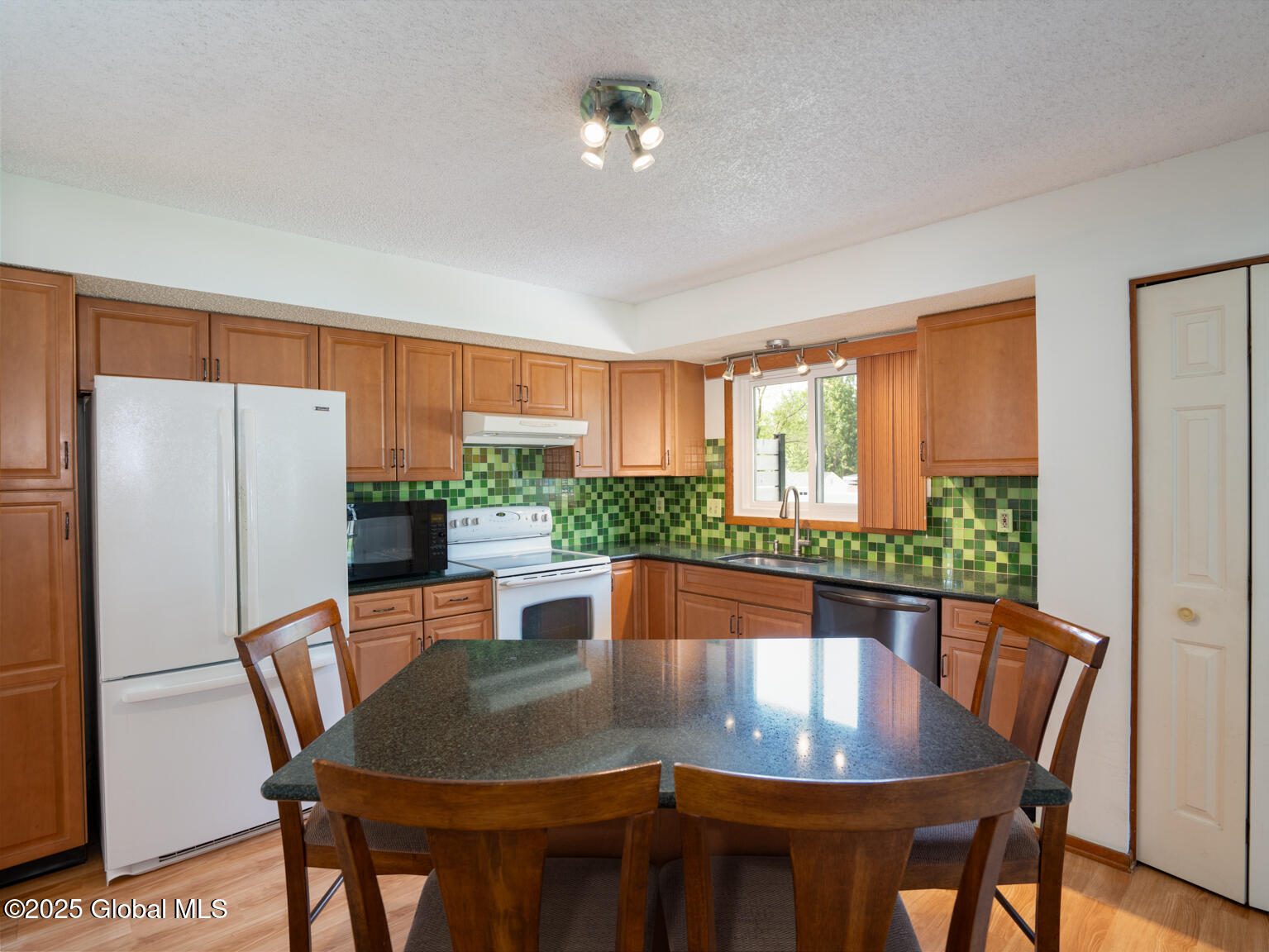 23 Rockefeller Blvd Blvd, Rensselaer, New York image 9