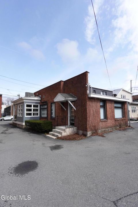 Photo of 406 Union Street, Schenectady, NY 12305 (MLS # 202614736)