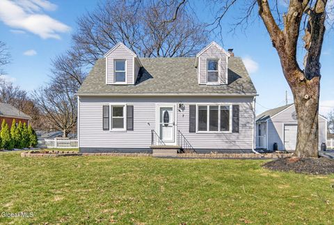 Homes For Sale - 7 Newcomb Drive<br/> Albany County, Loudonville, NY 12211