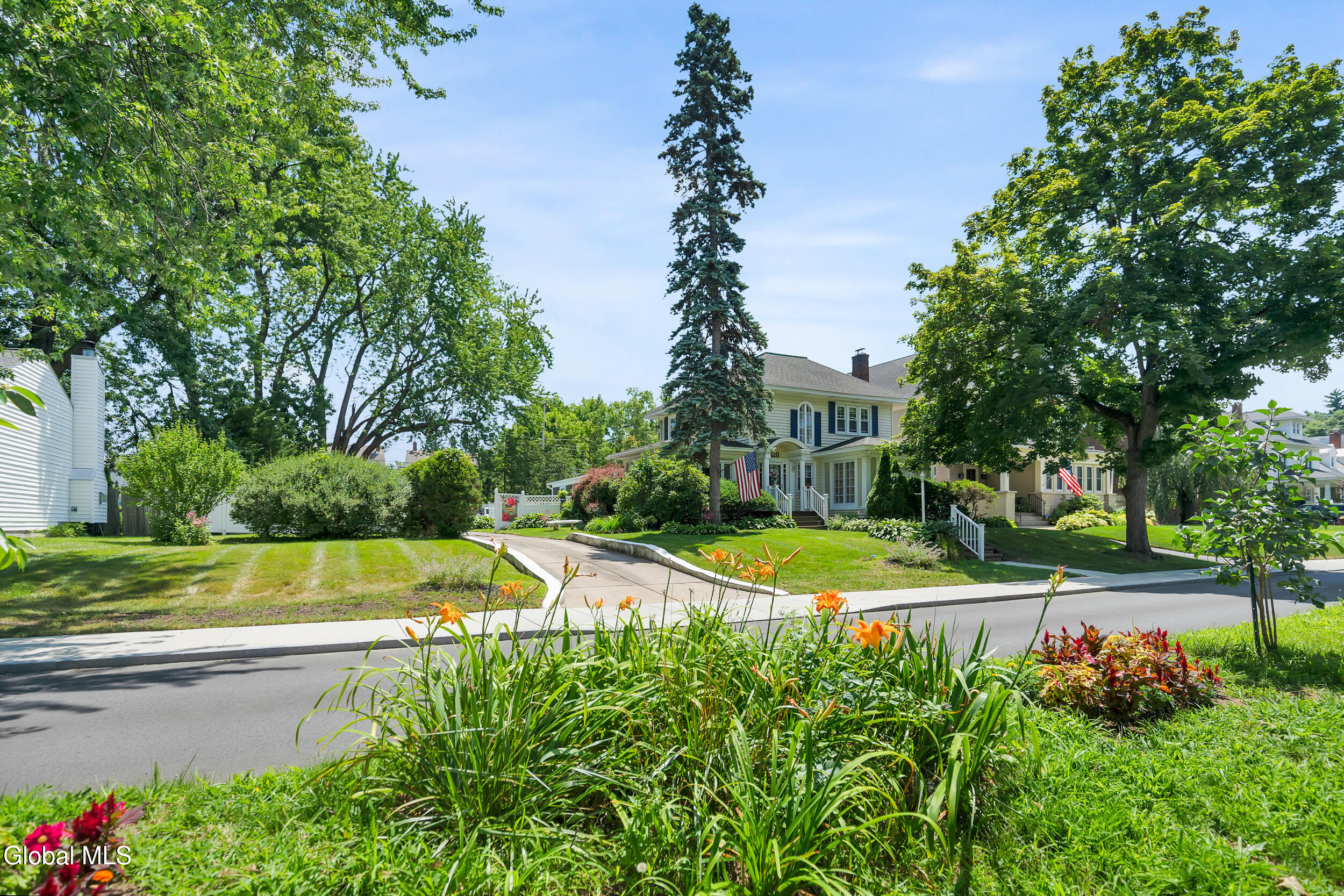 820 Central Parkway
