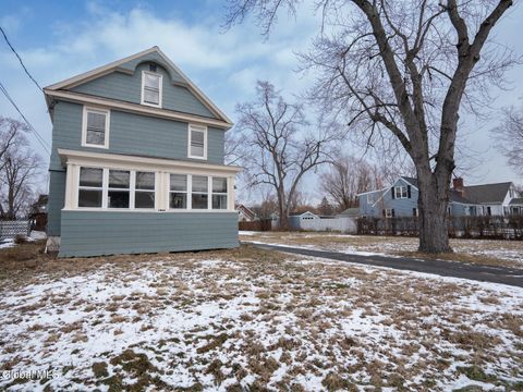 Photo of 21 Bruen Court, Rensselaer, NY 12144 (MLS # 202530847)