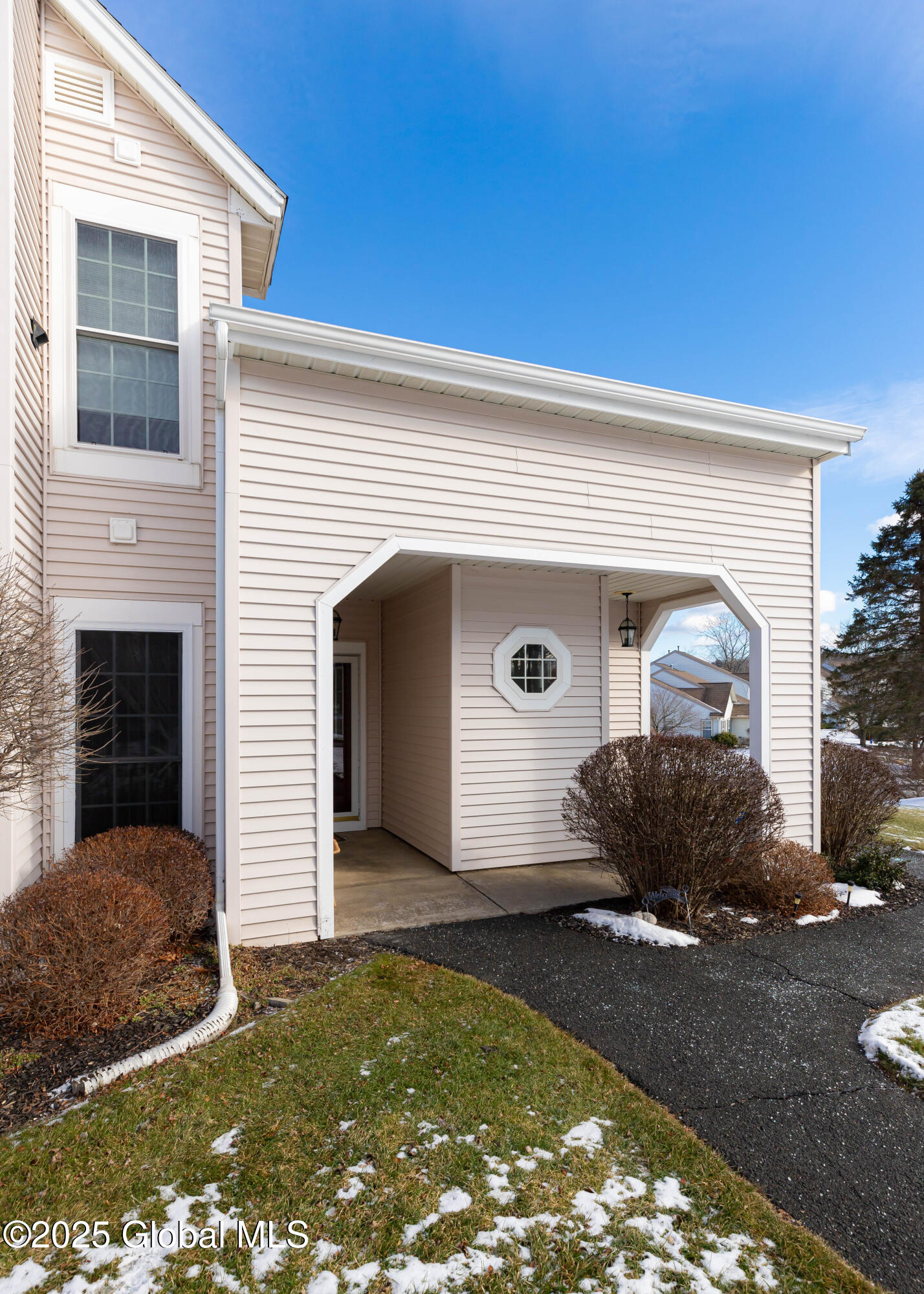 414 Diamond Rock Circle, Troy, New York image 3