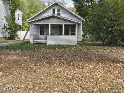 Photo of 353 Hudson River Road, Halfmoon, NY 12188 (MLS # 202526439)