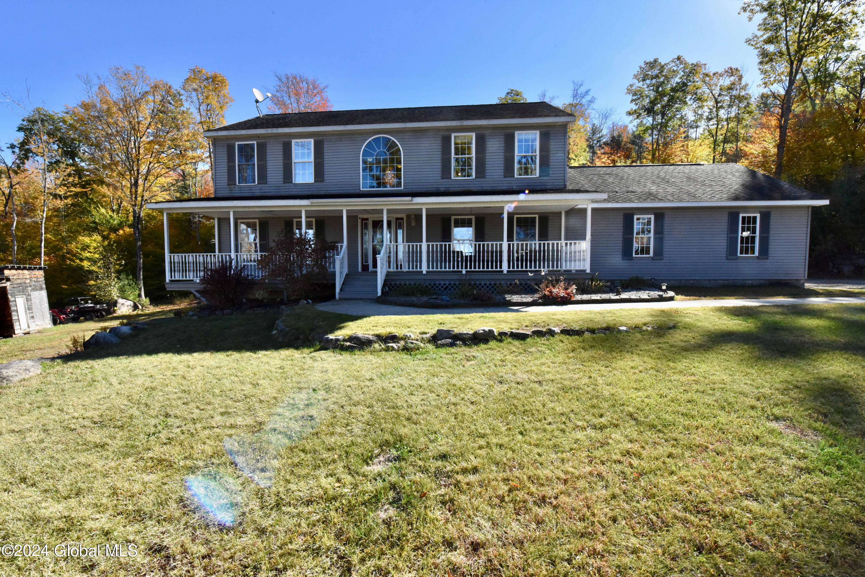 19 Reynolds Mountain Road, Corinth, New York image 1