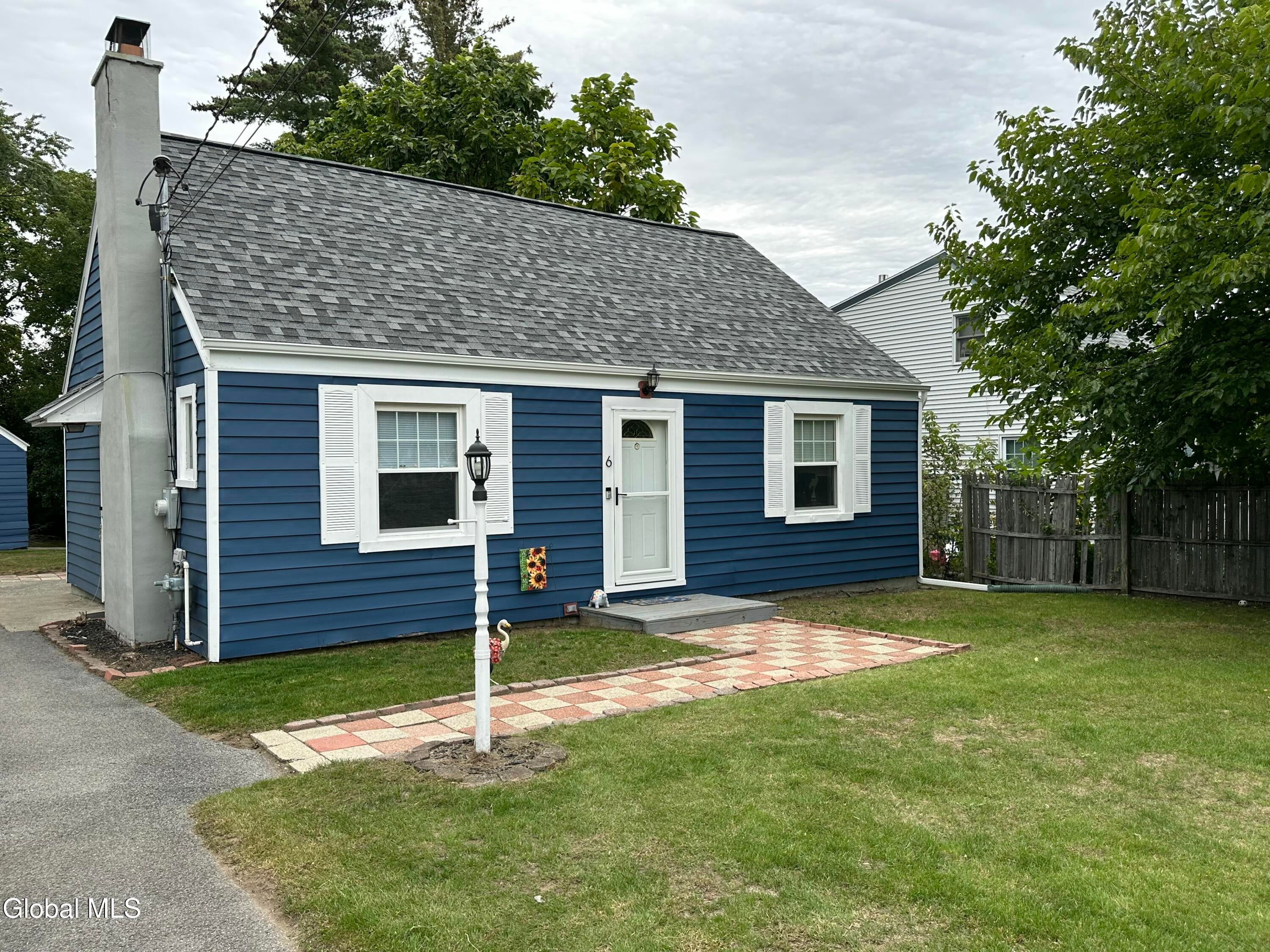 6 Pfeil Avenue