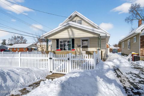 Photo of 1087 Laura Street, Schenectady, NY 12306 (MLS # 202611291)