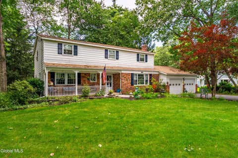 Photo of 2 Valdepenas Lane, Clifton Park, NY 12065 (MLS # 202623434)