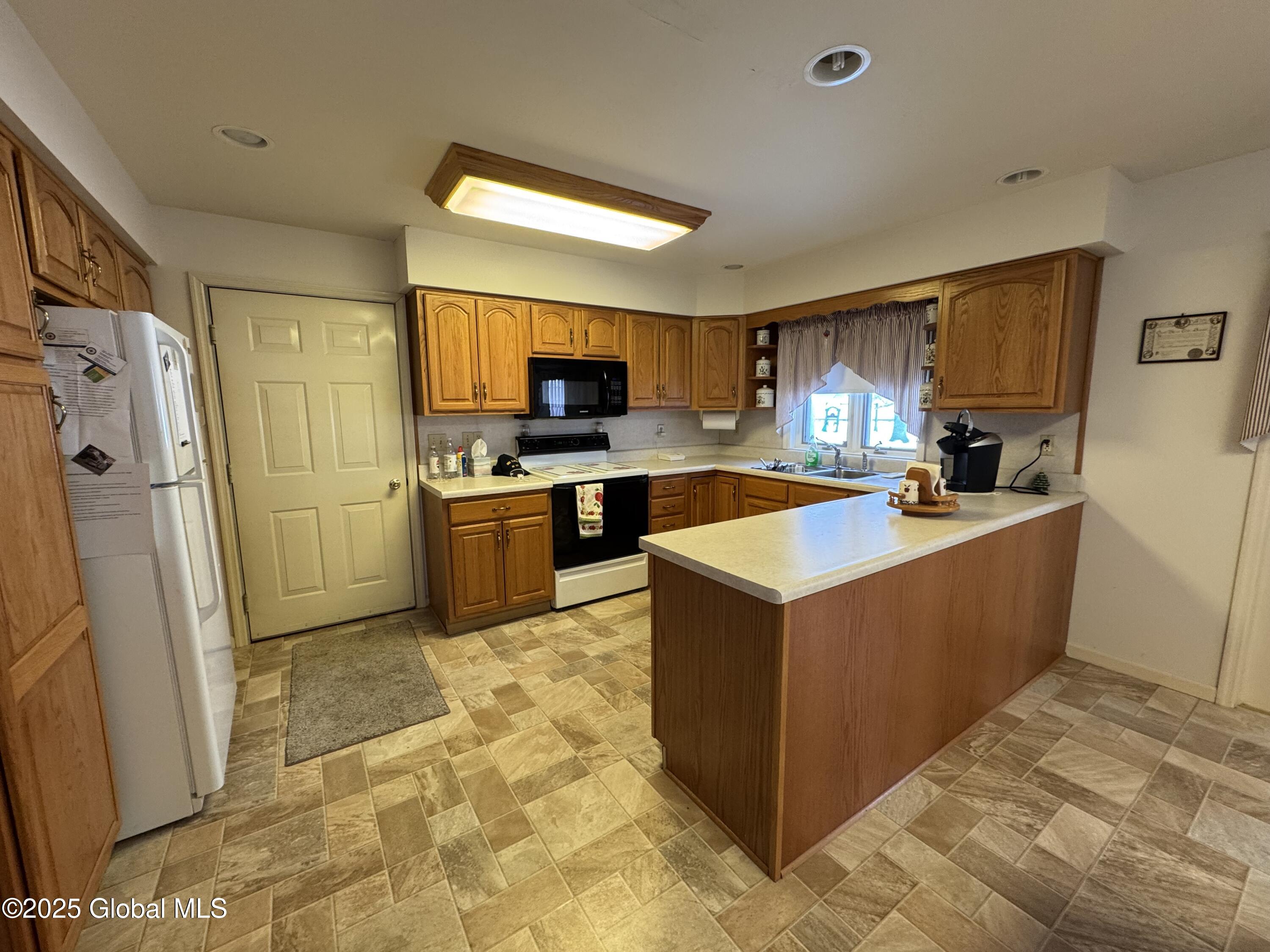 4 Buttercup Court, Waterford, New York image 7