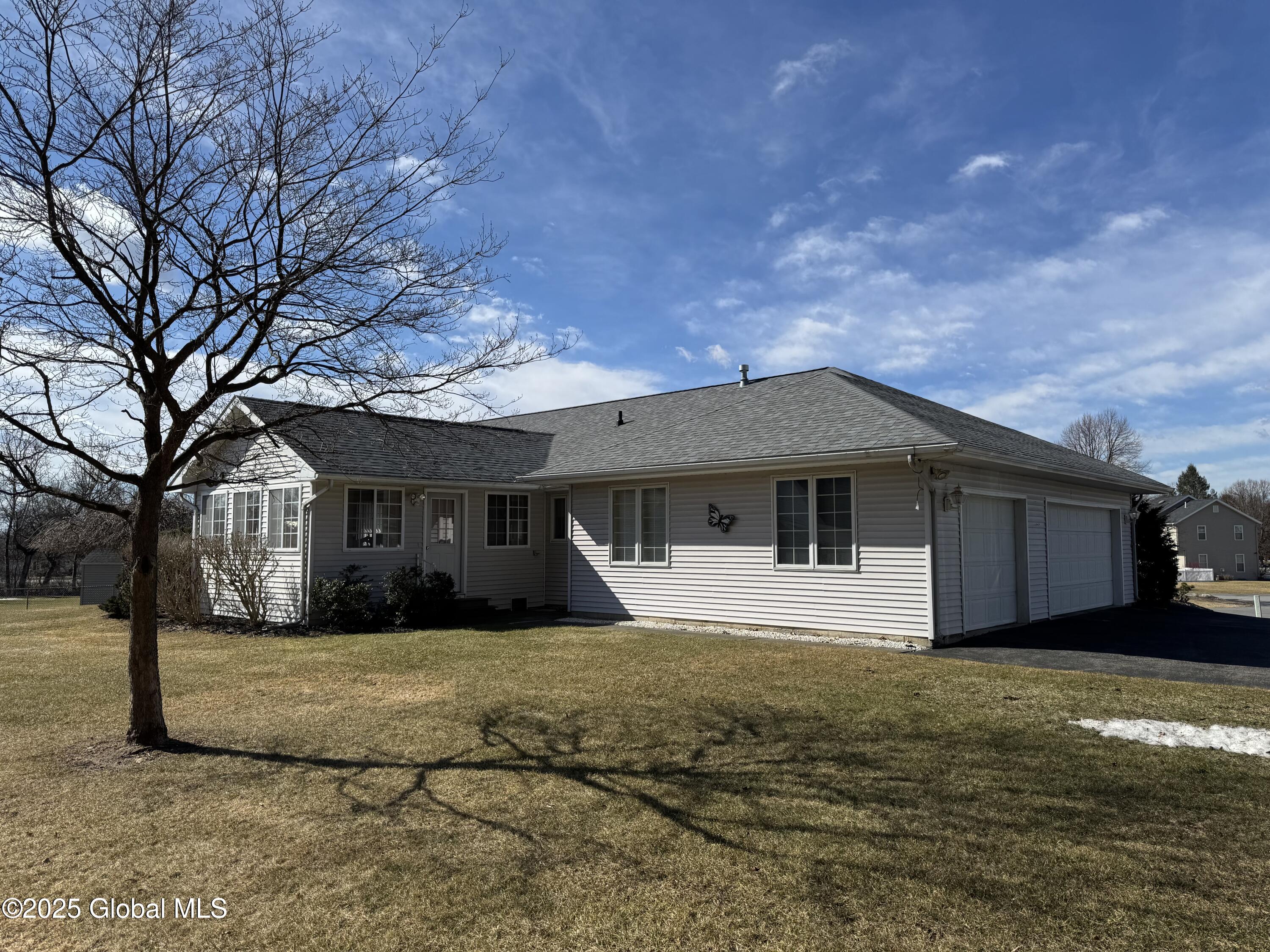 4 Buttercup Court, Waterford, New York image 2