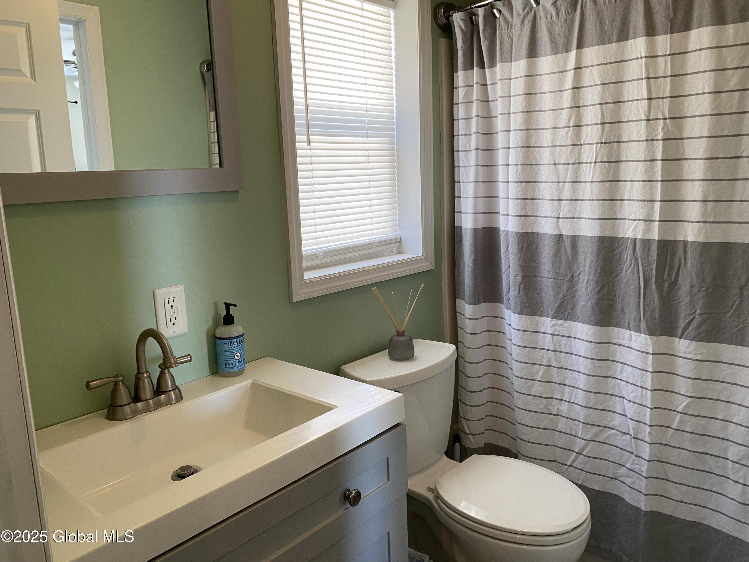 26 Seward Street, Hoosick Falls, New York image 13