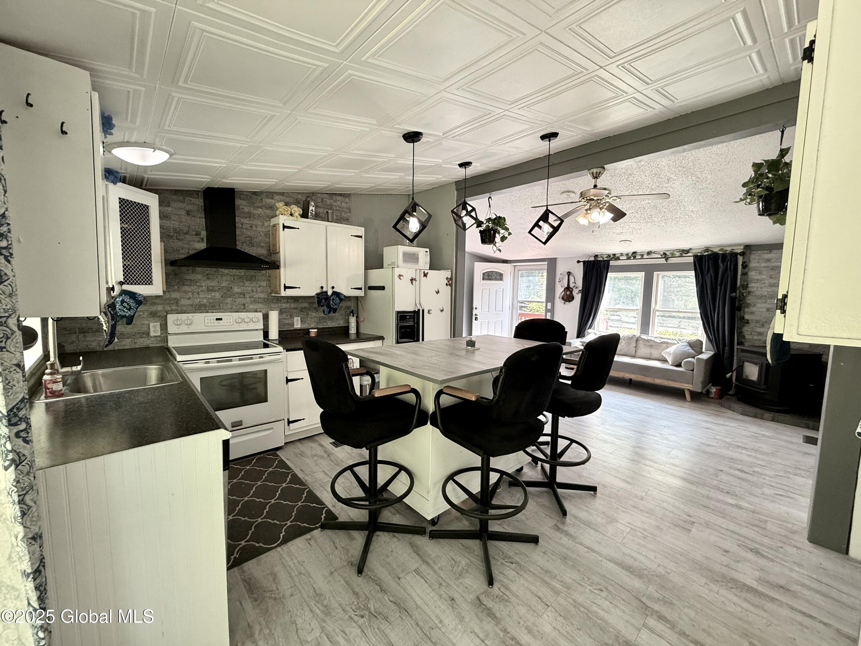 637 State Highway 309, Gloversville, New York image 18