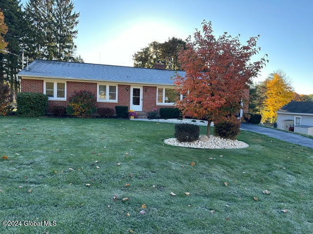 48 Fane Court, Troy, New York image 2