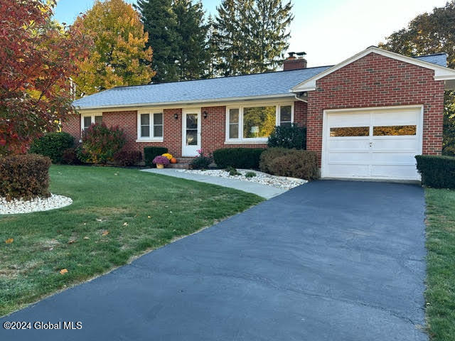 48 Fane Court, Troy, New York image 1