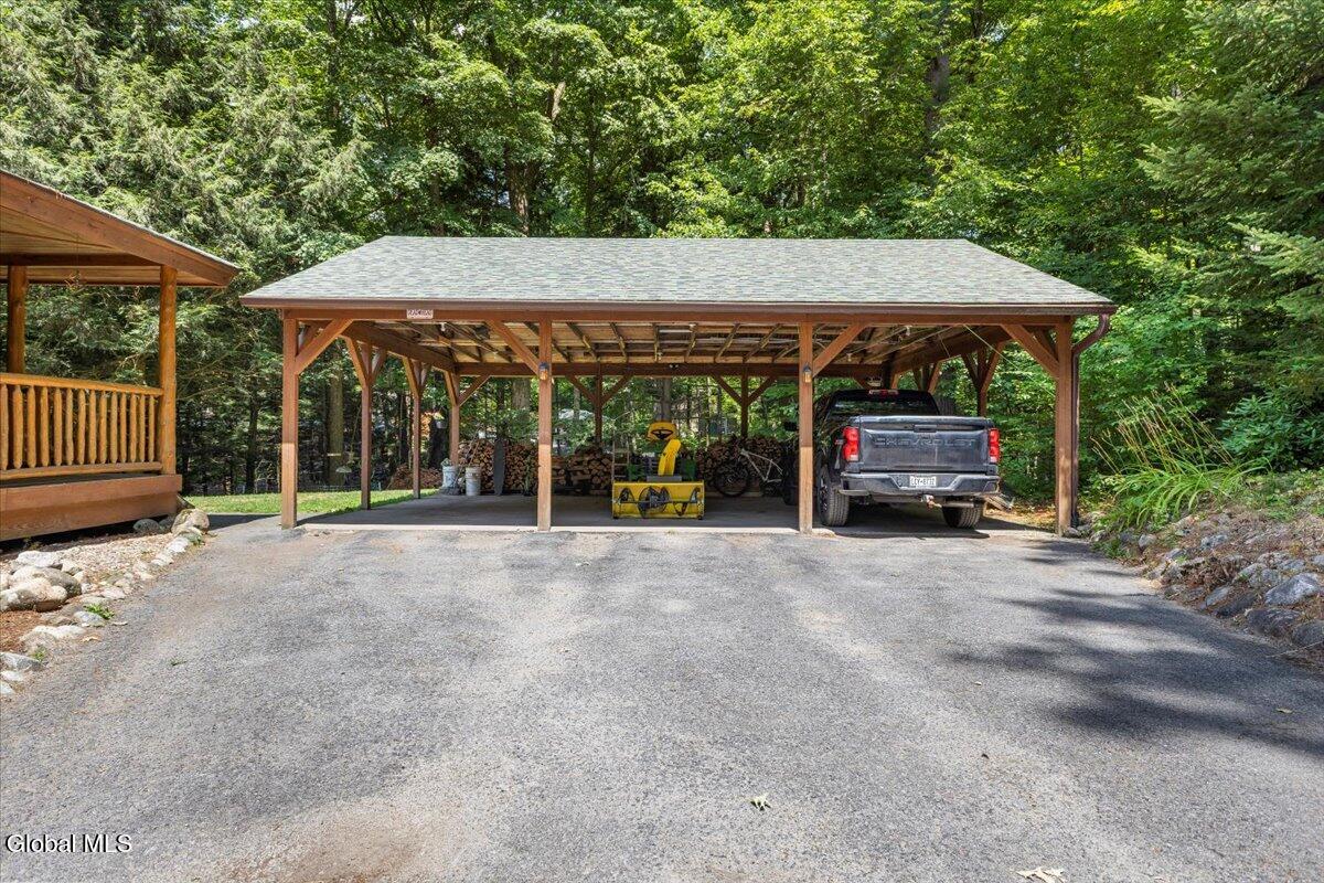 281 Bloody Pond Road