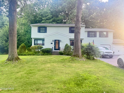 Multifamily For Rent - 34 Henderson Road #A<br/> Albany County, Glenmont, NY 12077