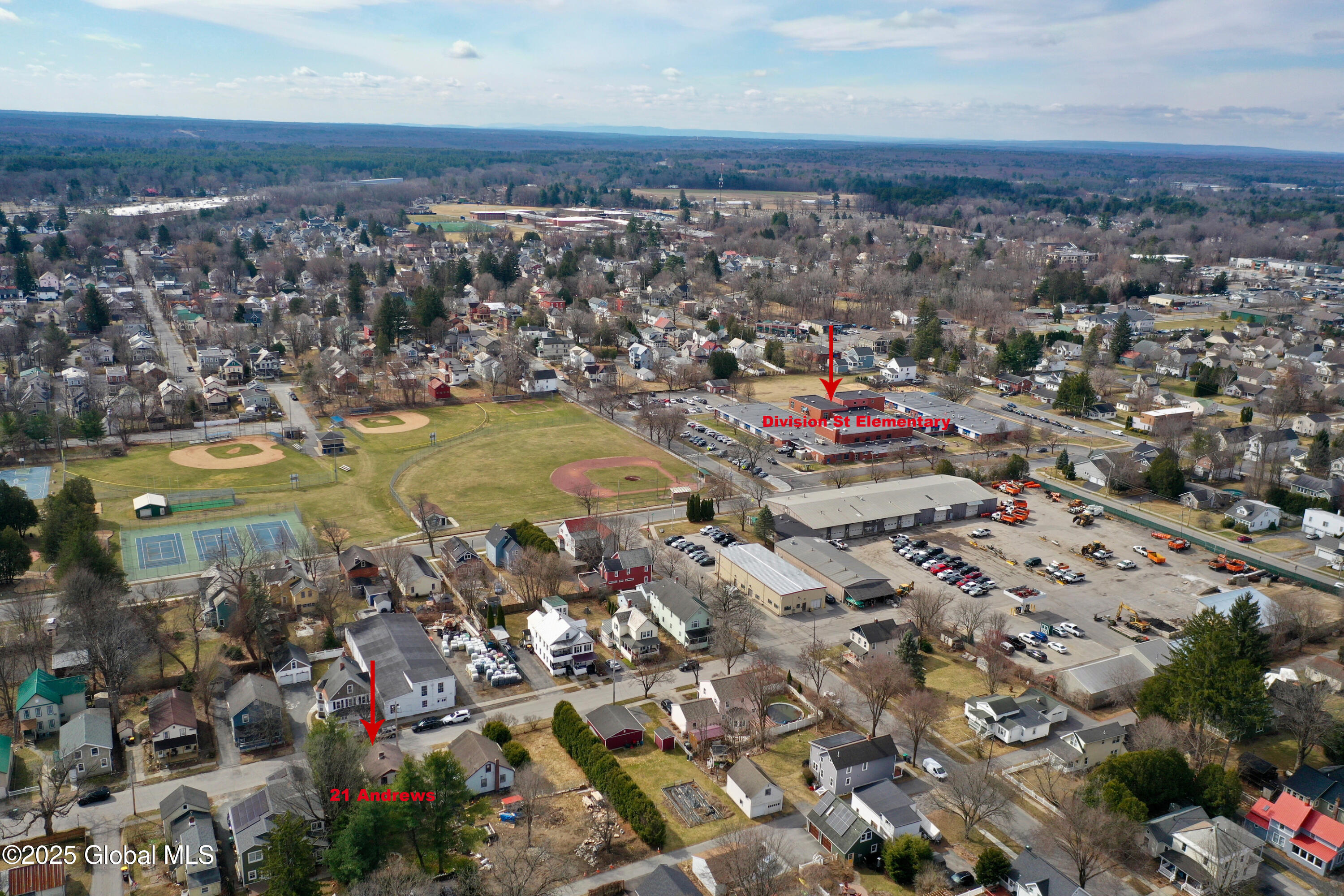 Saratoga Springs, New York 12866, United States, 3 Bedrooms Bedrooms, ,2 BathroomsBathrooms,Residential,Active,96882