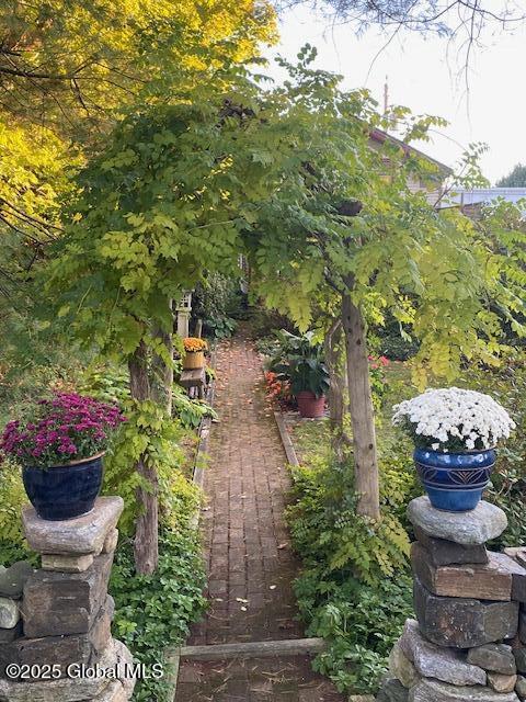 Saratoga Springs, New York 12866, United States, 3 Bedrooms Bedrooms, ,2 BathroomsBathrooms,Residential,Active,96882