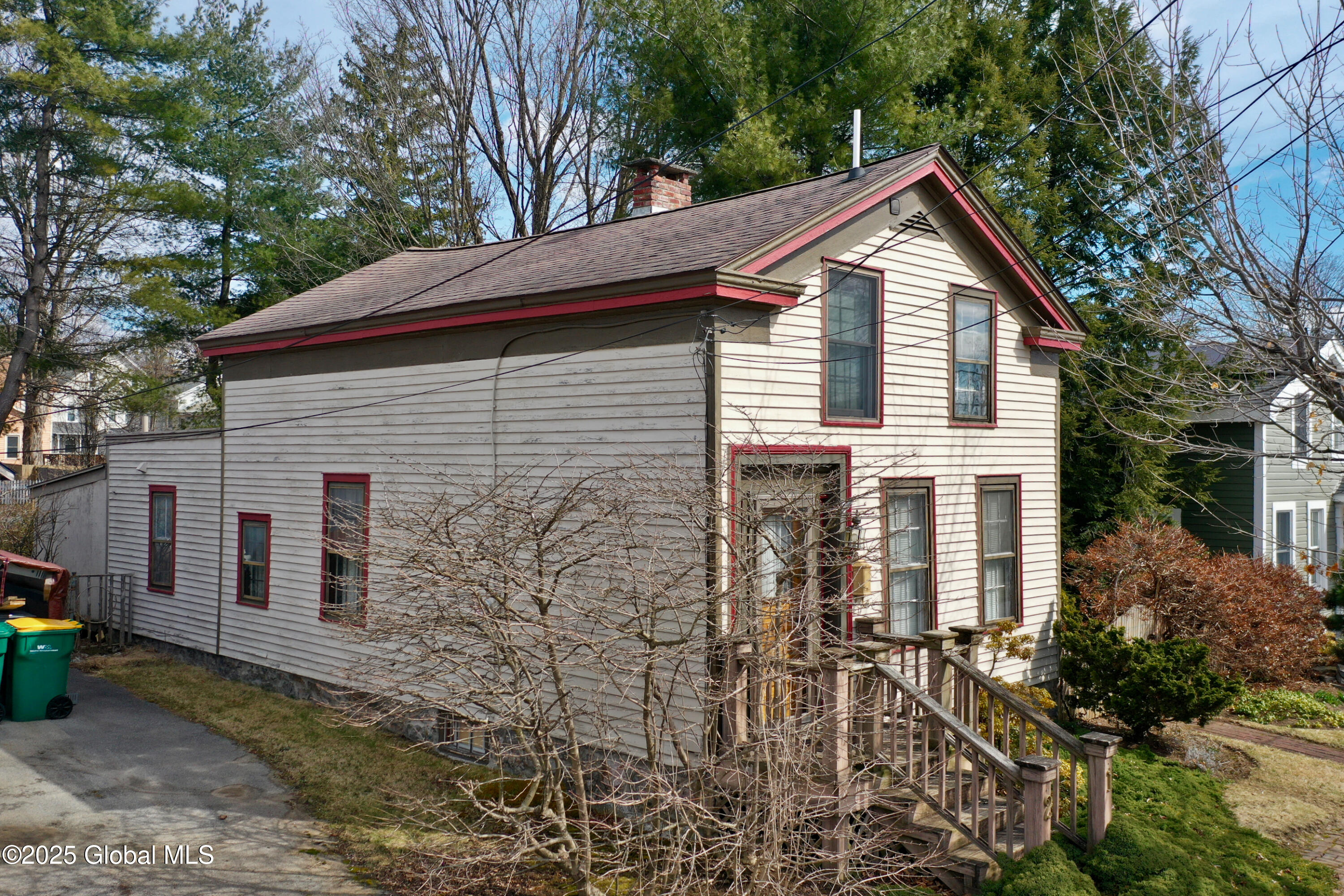 Saratoga Springs, New York 12866, United States, 3 Bedrooms Bedrooms, ,2 BathroomsBathrooms,Residential,Active,96882