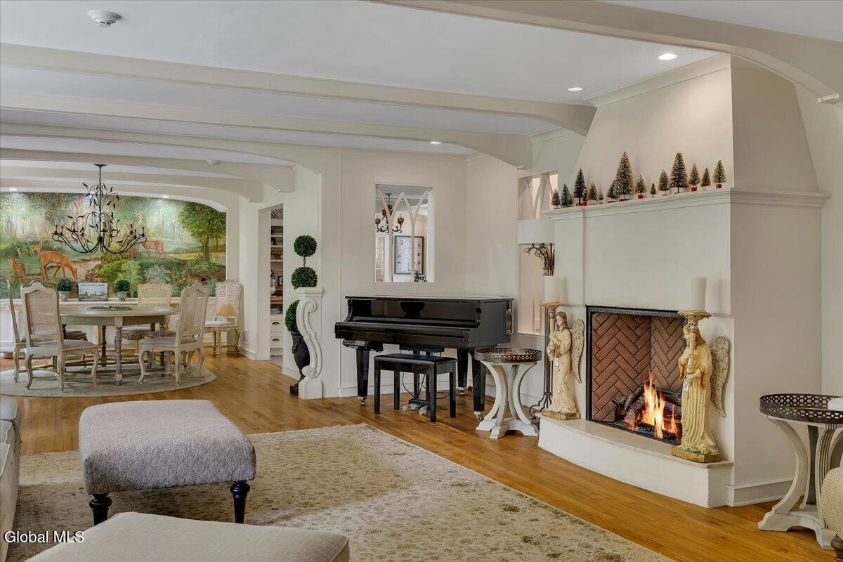 12 Hickory Hollow Road