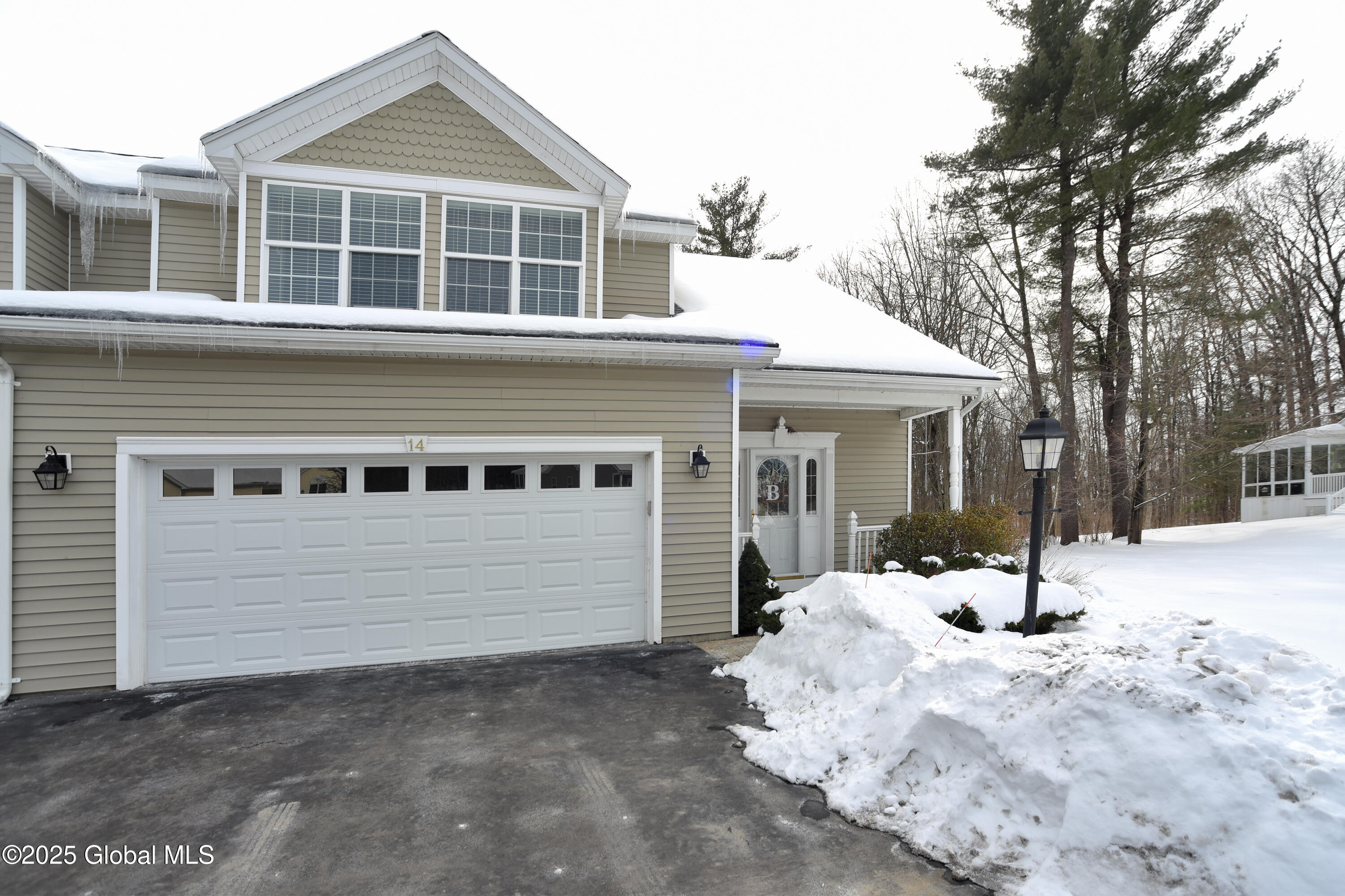 14 Hummingbird Court, Niskayuna, New York image 2