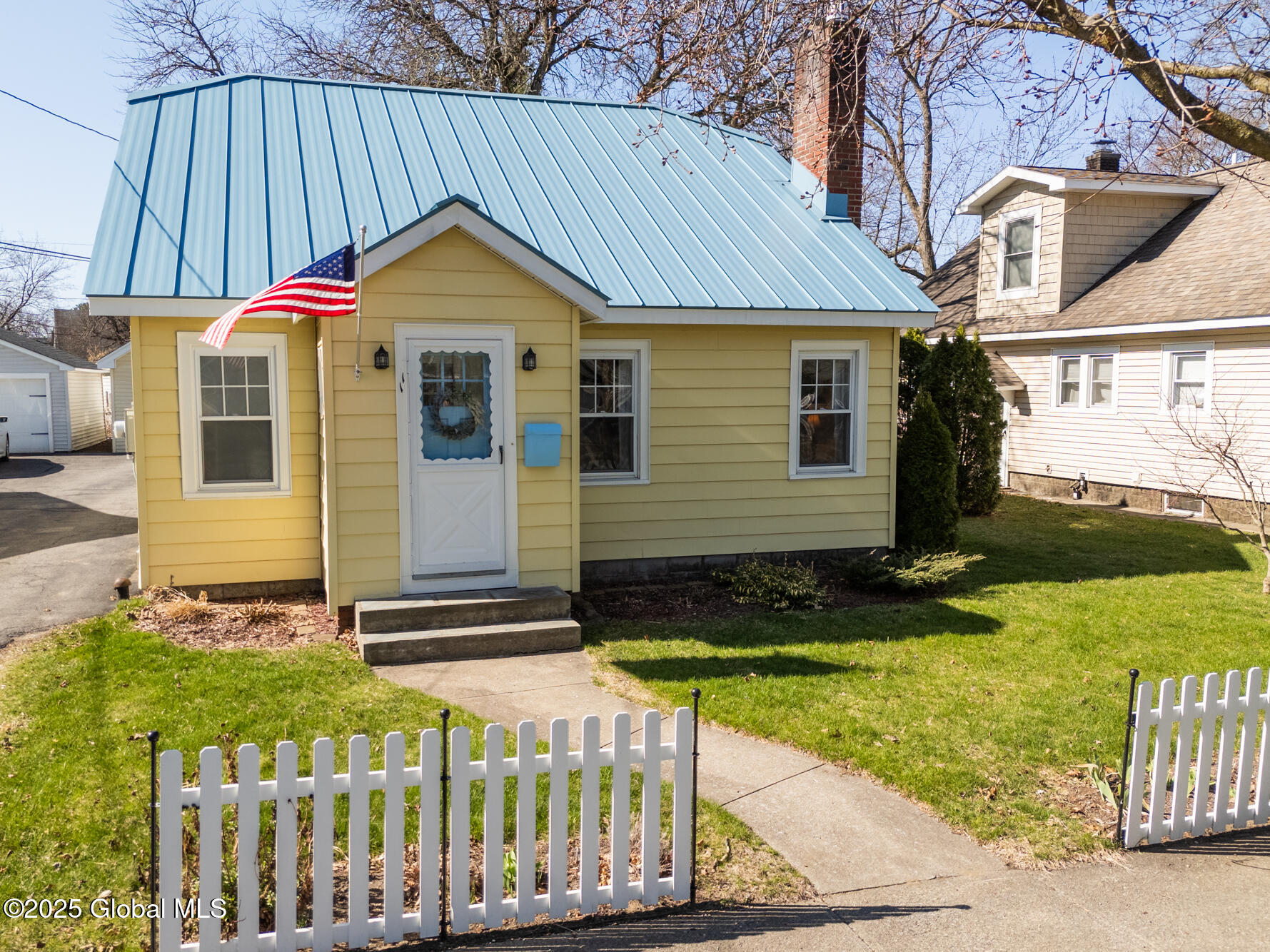 11 Jackson Avenue, Glens Falls, New York image 2