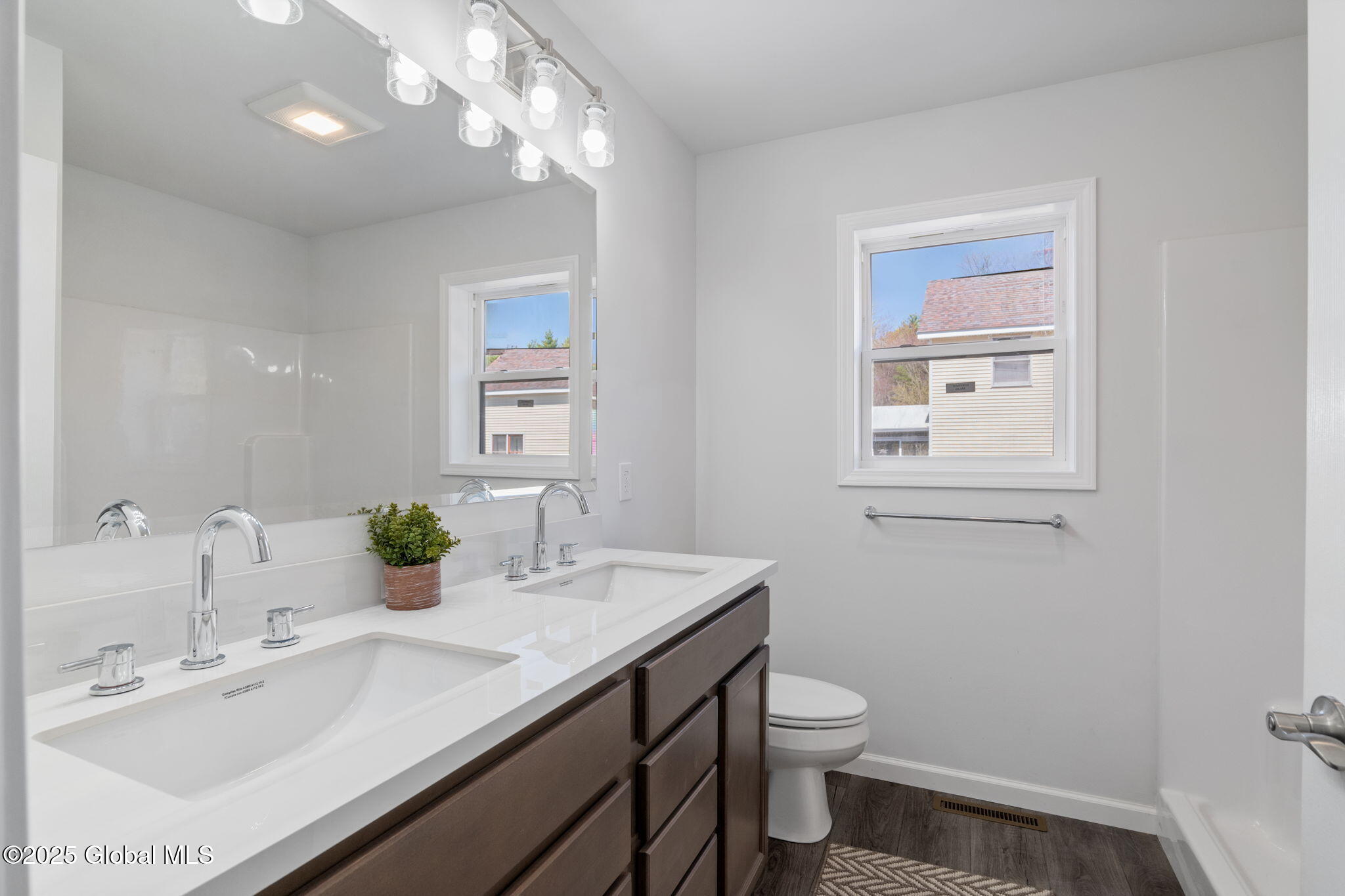 Saratoga, New York 12866, United States, 3 Bedrooms Bedrooms, ,2 BathroomsBathrooms,Residential,Active,116676