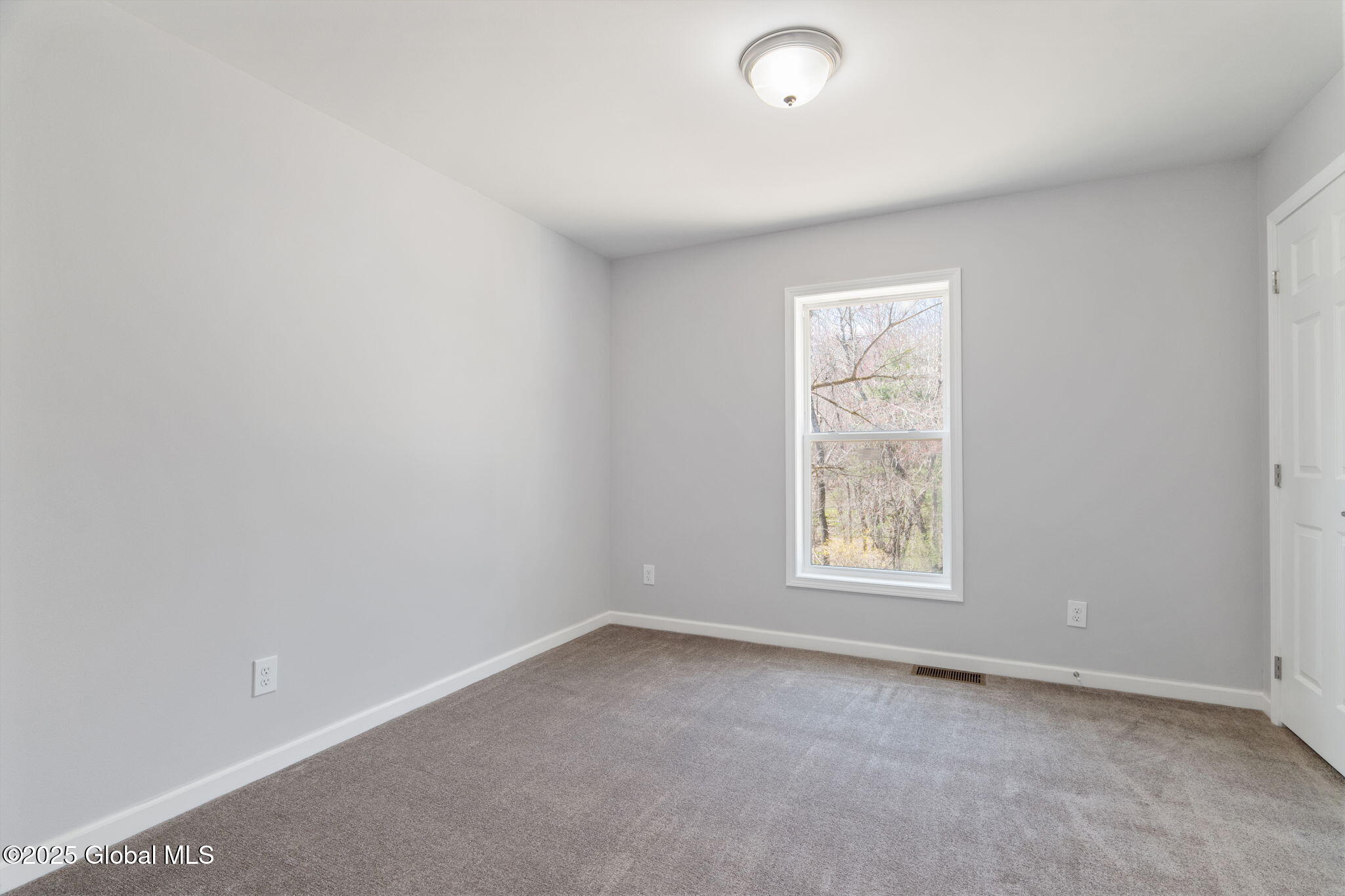 Saratoga, New York 12866, United States, 3 Bedrooms Bedrooms, ,2 BathroomsBathrooms,Residential,Active,116676