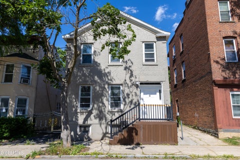 Photo of 11 Jefferson Street #2A, Schenectady, NY 12305 (MLS # 202622294)