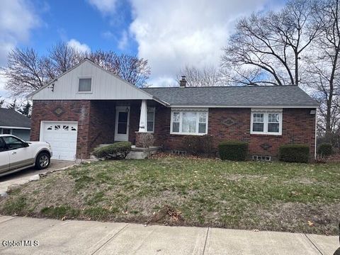 Photo of 33 Cromer Avenue, Schenectady, NY 12304 (MLS # 202614675)