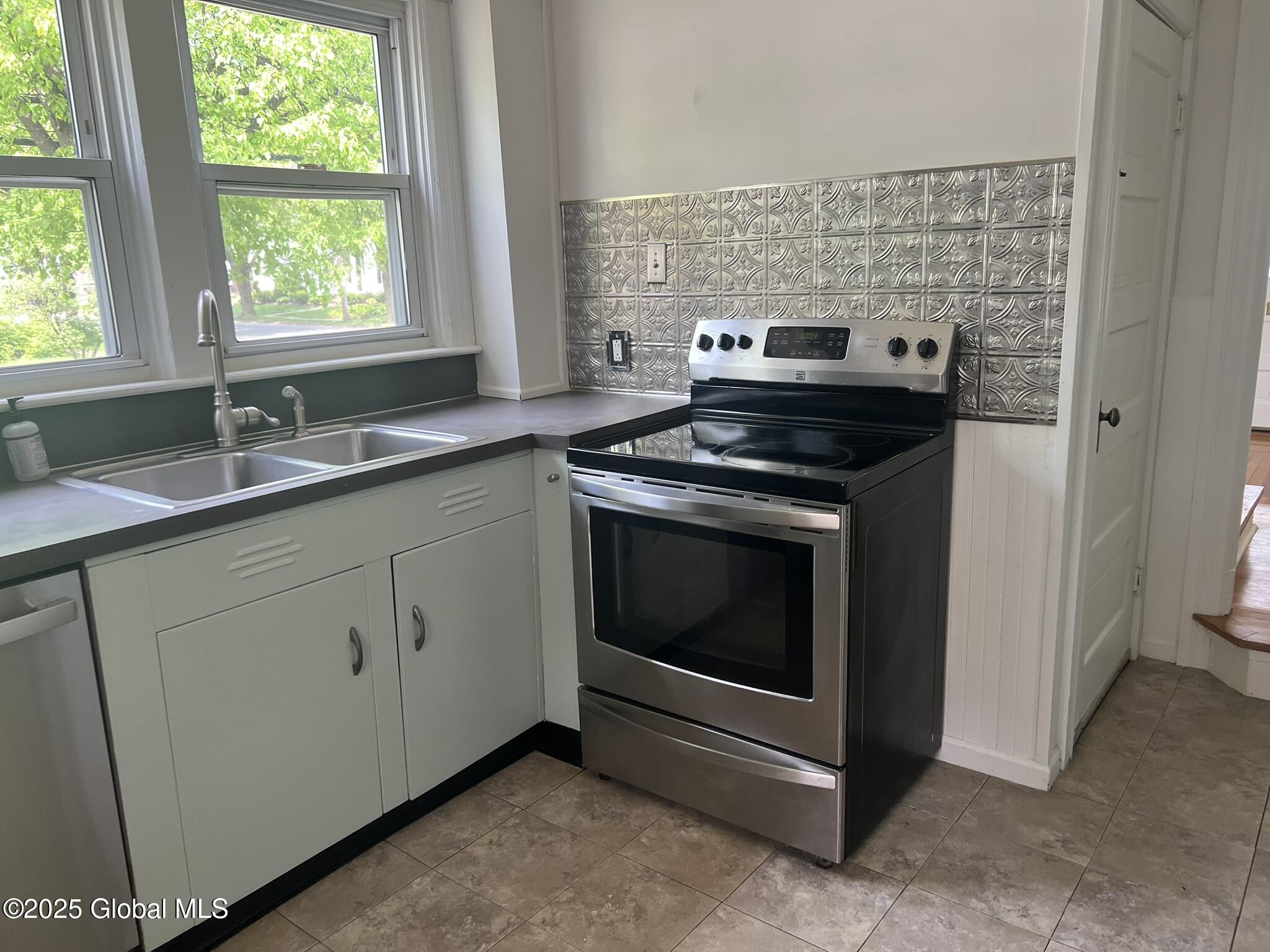 56 Grant Avenue, Glens Falls, New York image 15