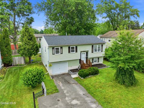 Homes For Sale - 4 Denise Court<br/> Rensselaer County, Rensselaer, NY 12144