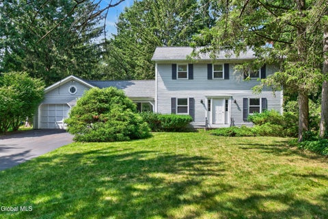 Photo of 412 Persimmon Drive, Schenectady, NY 12303 (MLS # 202622781)