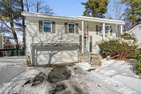 Photo of 44 Curt Boulevard, Saratoga Springs, NY 12866 (MLS # 202611505)