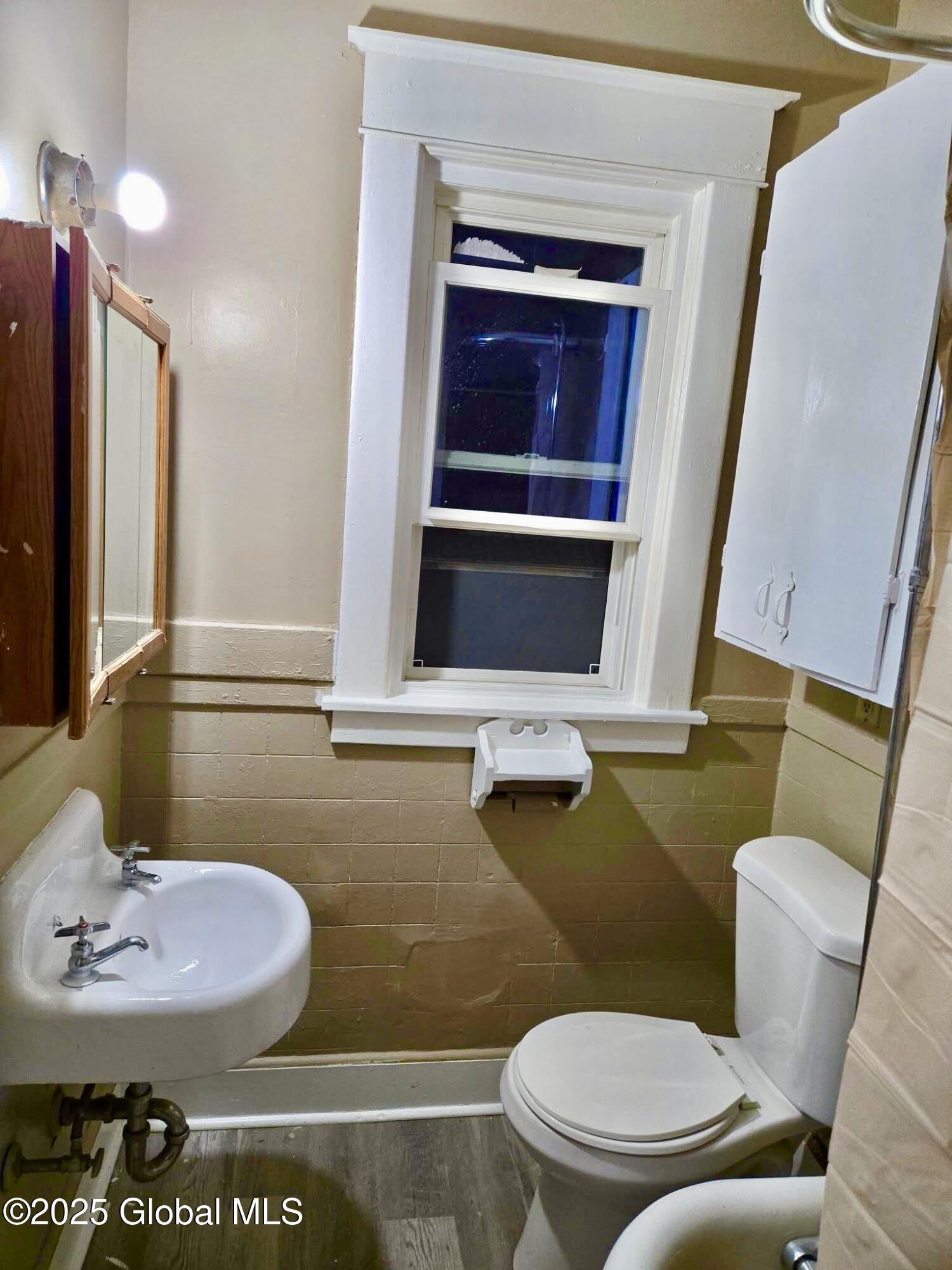 Schenectady, New York 12307, United States, 7 Bedrooms Bedrooms, ,5 BathroomsBathrooms,Residential,Active,162898